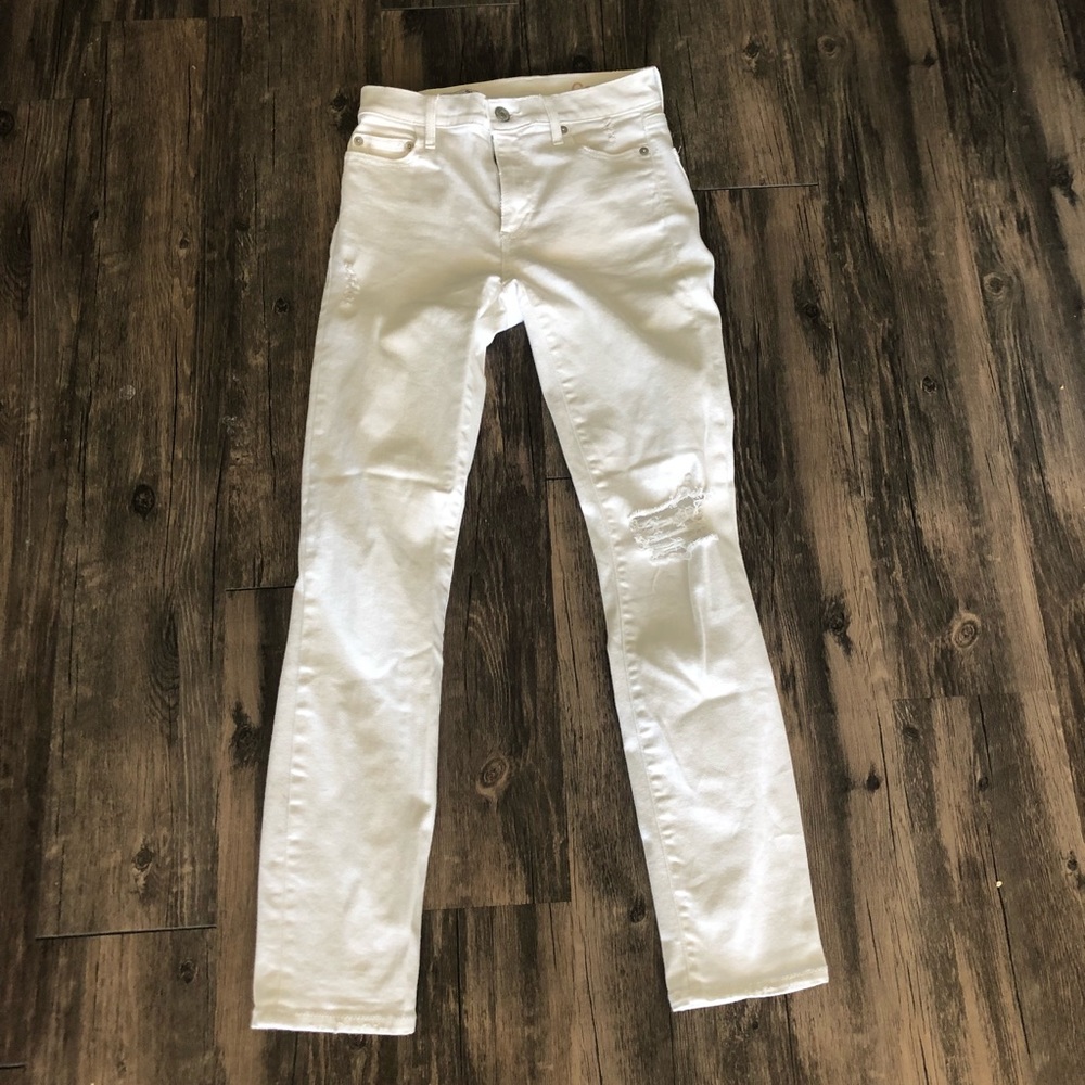 NWOT white Straight leg Gap jeans